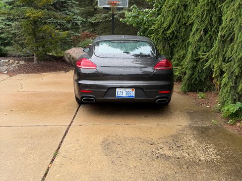 Used 2015 Porsche Panamera 4 AWD/4WD image 17