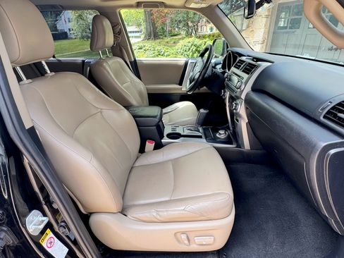 Used 2011 Toyota 4Runner Limited image 10