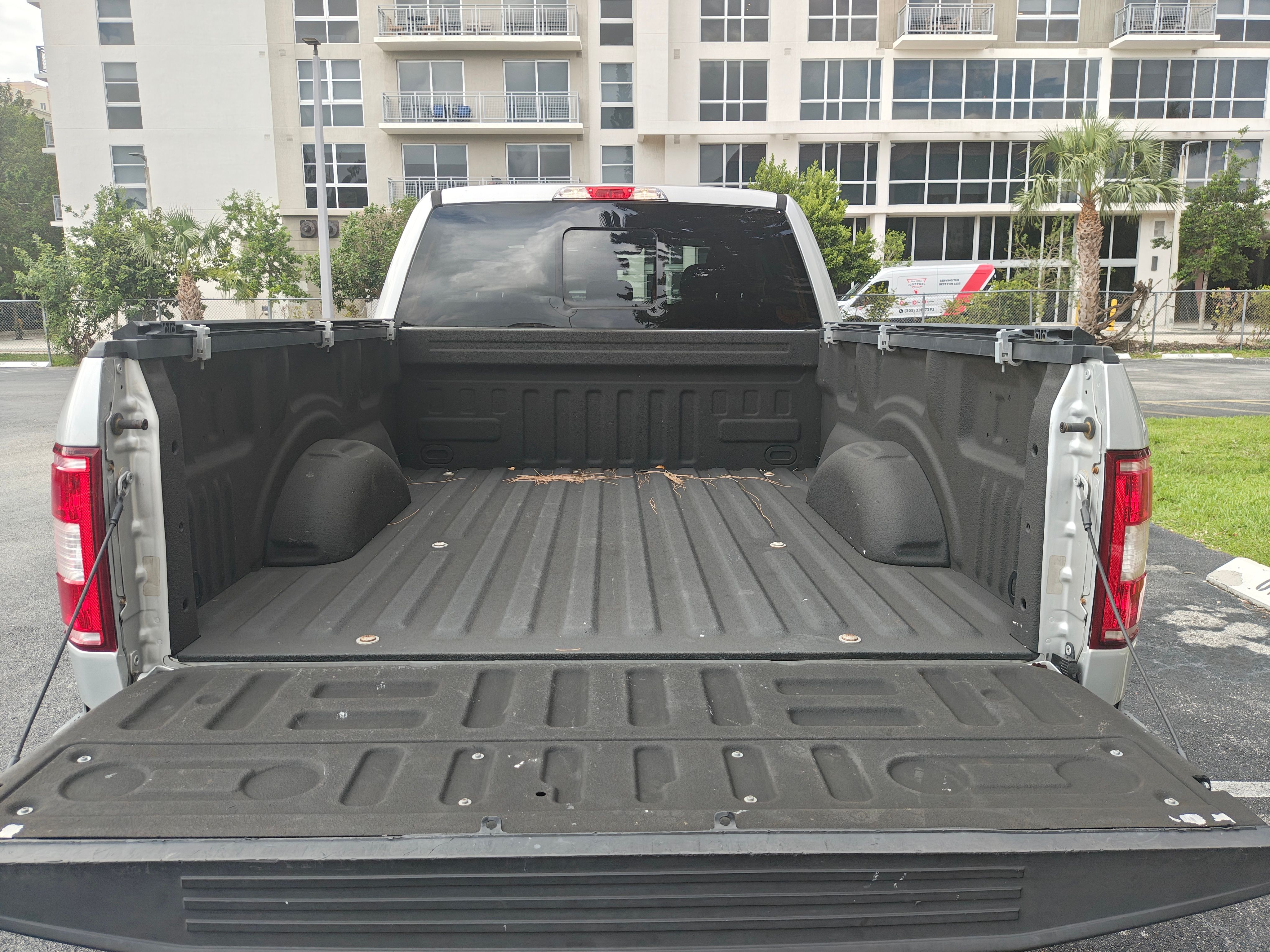 Used 2018 Ford F150 XLT w/ Equipment Group 302A Luxury AWD/4WD image 6