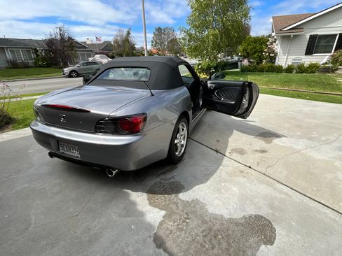 Used 2003 Honda S2000 image 2