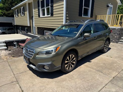 Used 2015 Subaru Outback 2.5i Limited AWD/4WD image 1