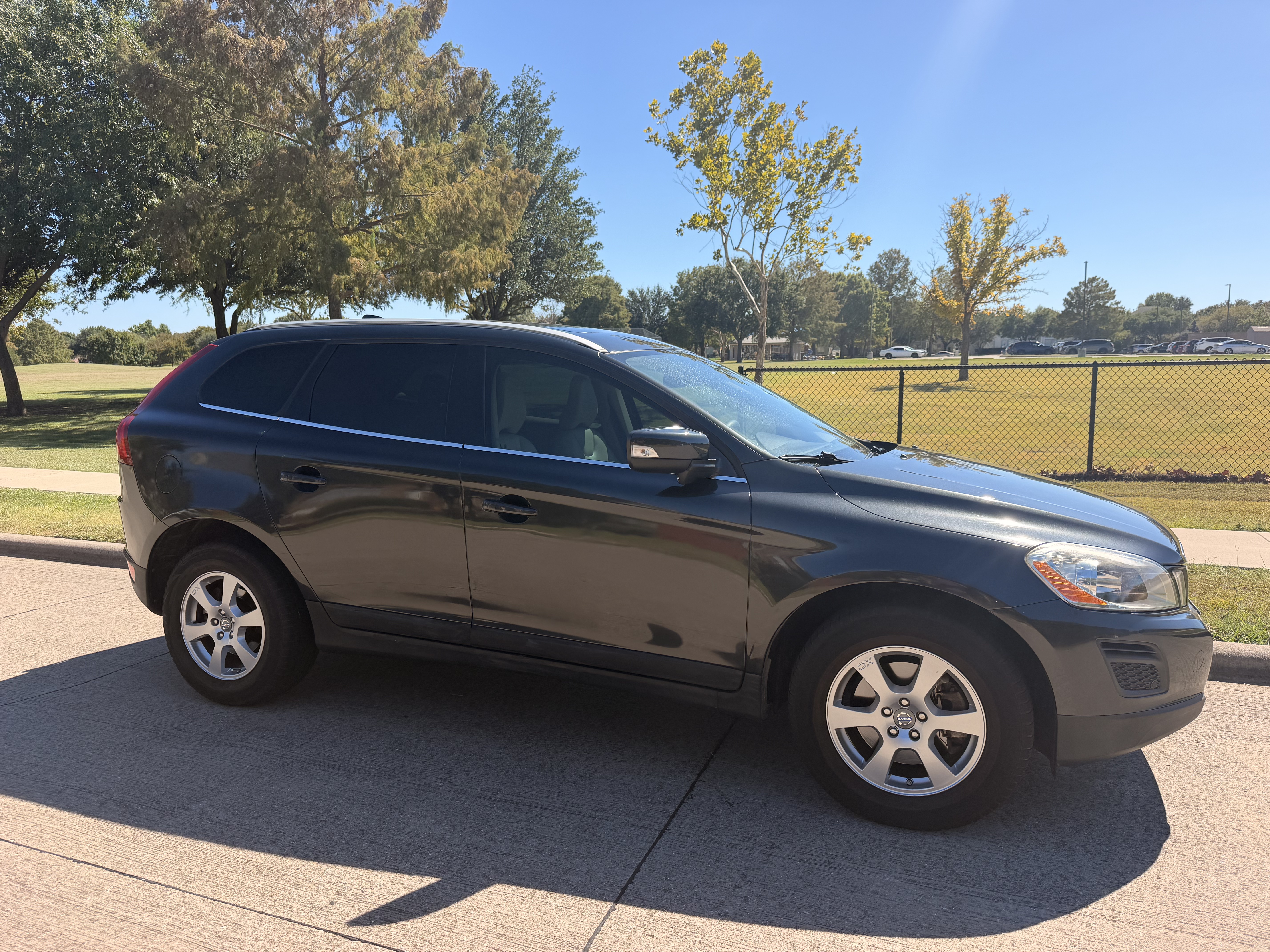 Used 2012 Volvo XC60 3.2 FWD image 1