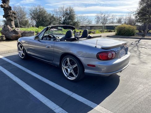 Used 2004 MAZDA MX-5 Miata MAZDASPEED image 2