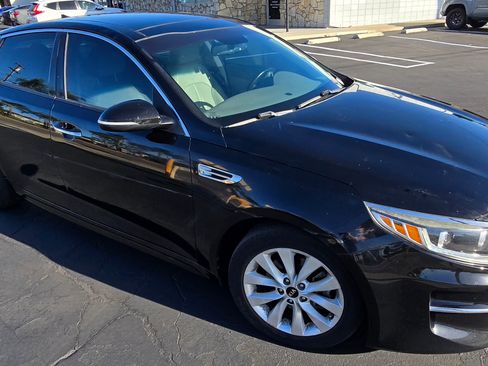 Used 2016 Kia Optima EX w/ Premium Package image 6