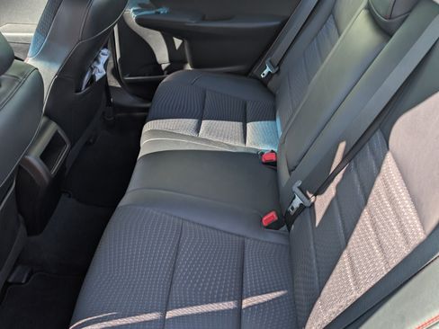 Used 2015 Toyota Camry SE image 11