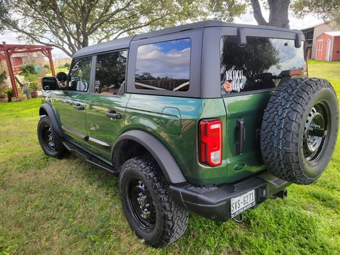 Used 2022 Ford Bronco Black Diamond image 9