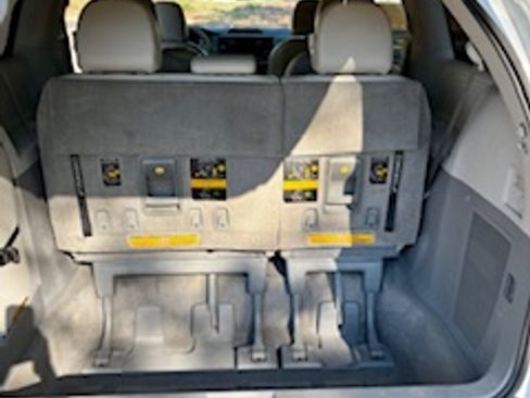 Used 2014 Toyota Sienna XLE image 13