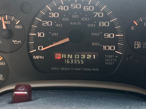 Used 2004 Chevrolet Astro Passenger AWD w/ LS Preferred Equipment Group image 2