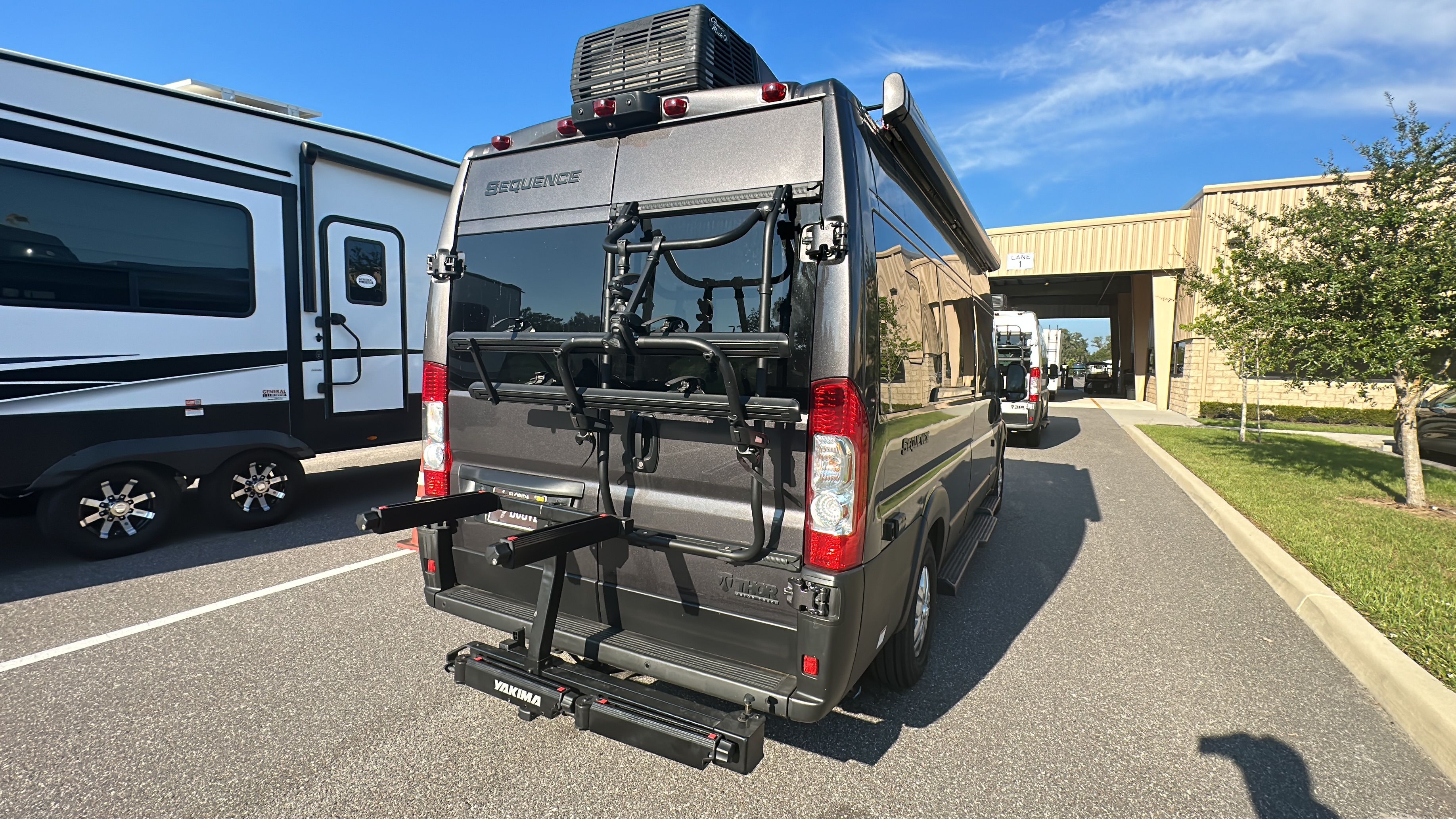Used 2022 RAM ProMaster 3500 w/ Premium R/V Group FWD image 6