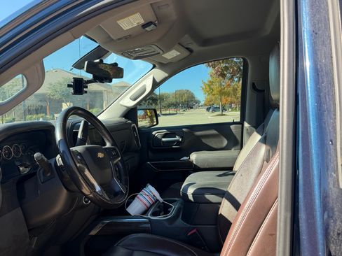 Used 2021 Chevrolet Silverado 1500 LT w/ Z71 Off-Road Package image 9