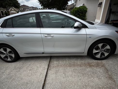 Used 2019 Hyundai Ioniq Limited FWD image 27