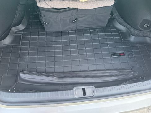 Used 2020 Lexus ES 300h w/ Luxury Package image 4