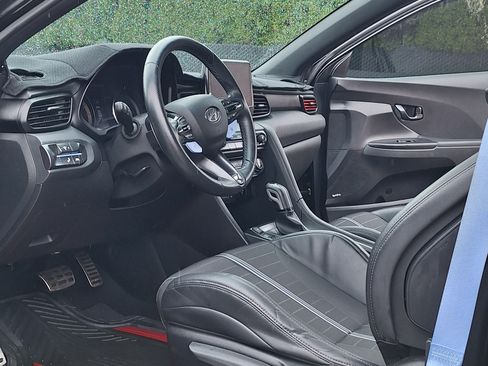 Used 2022 Hyundai Veloster N N Coupe 3D image 9