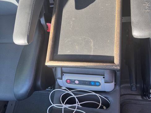 Used 2017 Mercedes-Benz Sprinter 2500 image 9