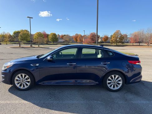 Used 2017 Kia Optima LX image 6