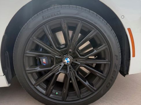 Used 2022 BMW 750i xDrive w/ Luxury Rear Seating Package image 26