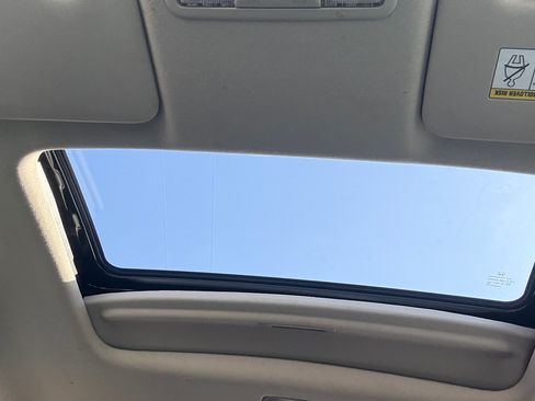 Used 2017 Honda HR-V EX image 10