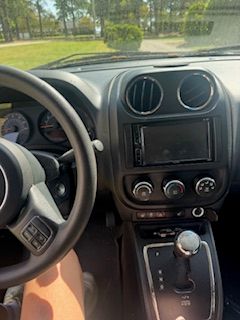 Used 2015 Jeep Compass Sport w/ Power Value Group FWD image 4