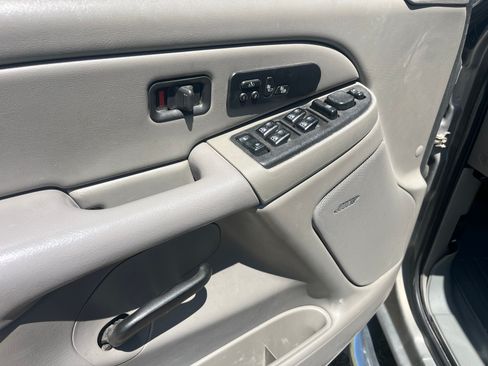 Used 2006 GMC Sierra 3500 SLT w/ Heavy-Duty Power Package AWD/4WD image 25