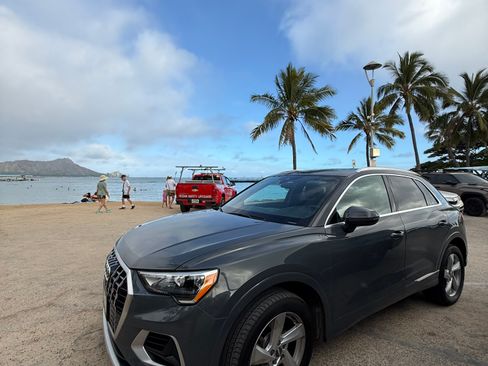 Used 2020 Audi Q3 2.0T Premium w/ Convenience Package AWD/4WD image 8