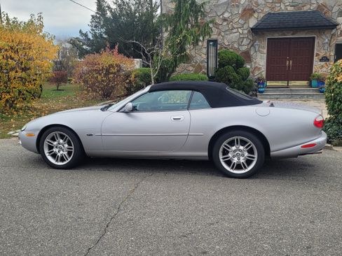 Used 2001 Jaguar XK8 Convertible image 20