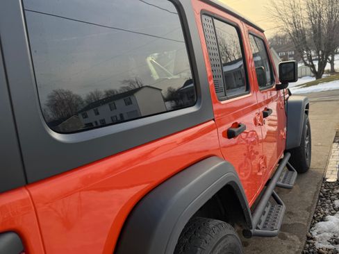 Used 2019 Jeep Wrangler Unlimited Sport S image 6