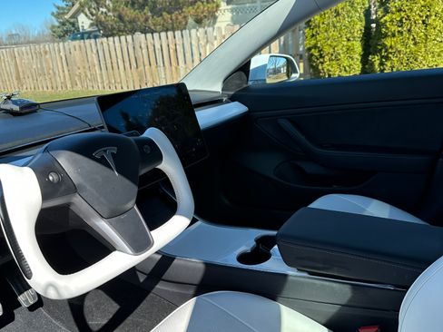 Used 2020 Tesla Model 3 Long Range image 10