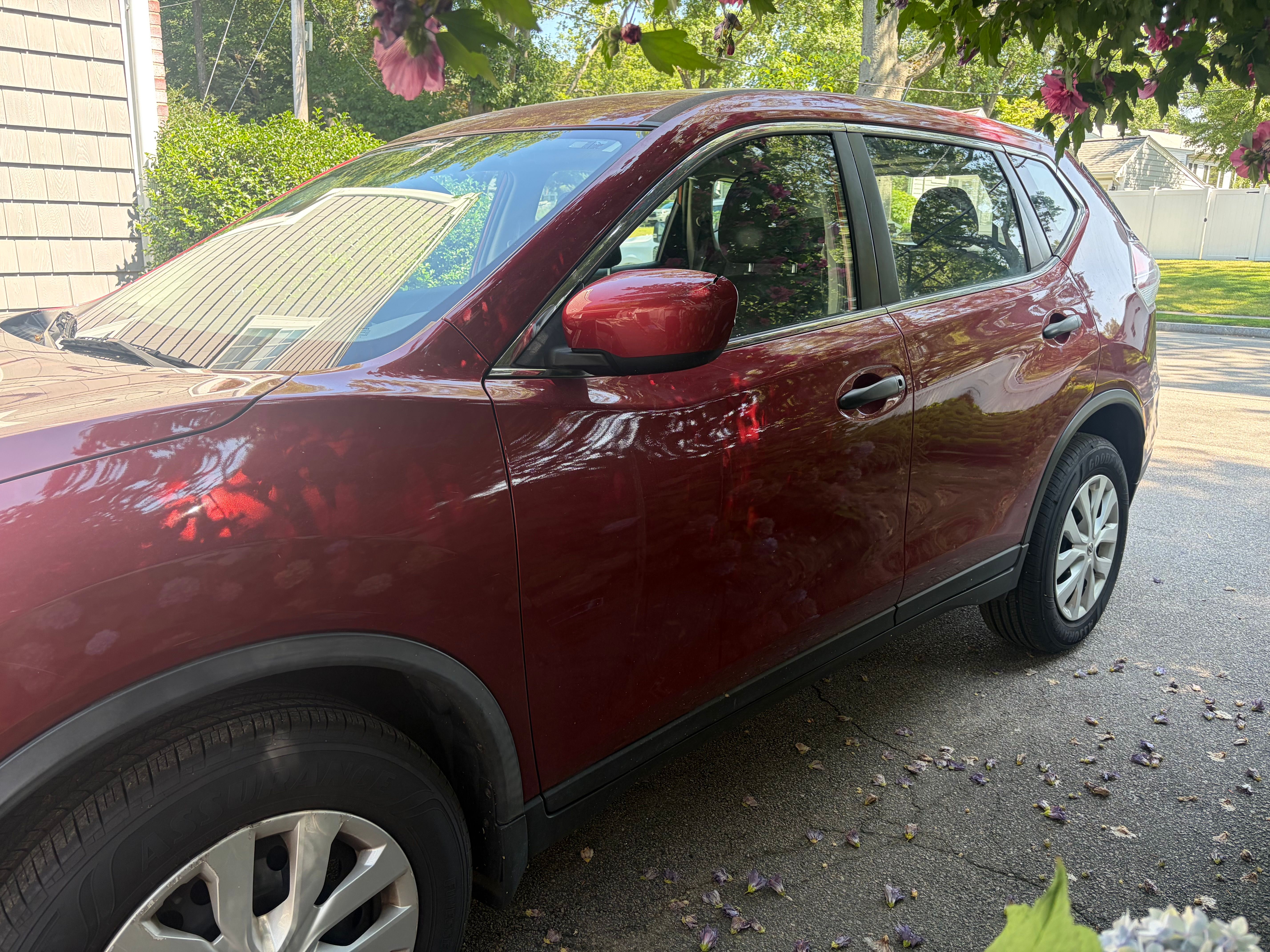 Used 2016 Nissan Rogue S AWD/4WD image 2