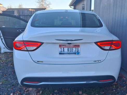 Used 2015 Chrysler 200 Limited w/ Convenience Group image 5