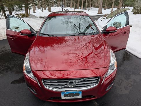 Used 2012 Volvo S60 T6 image 1