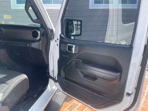 Used 2018 Jeep Wrangler Unlimited Sport S image 10