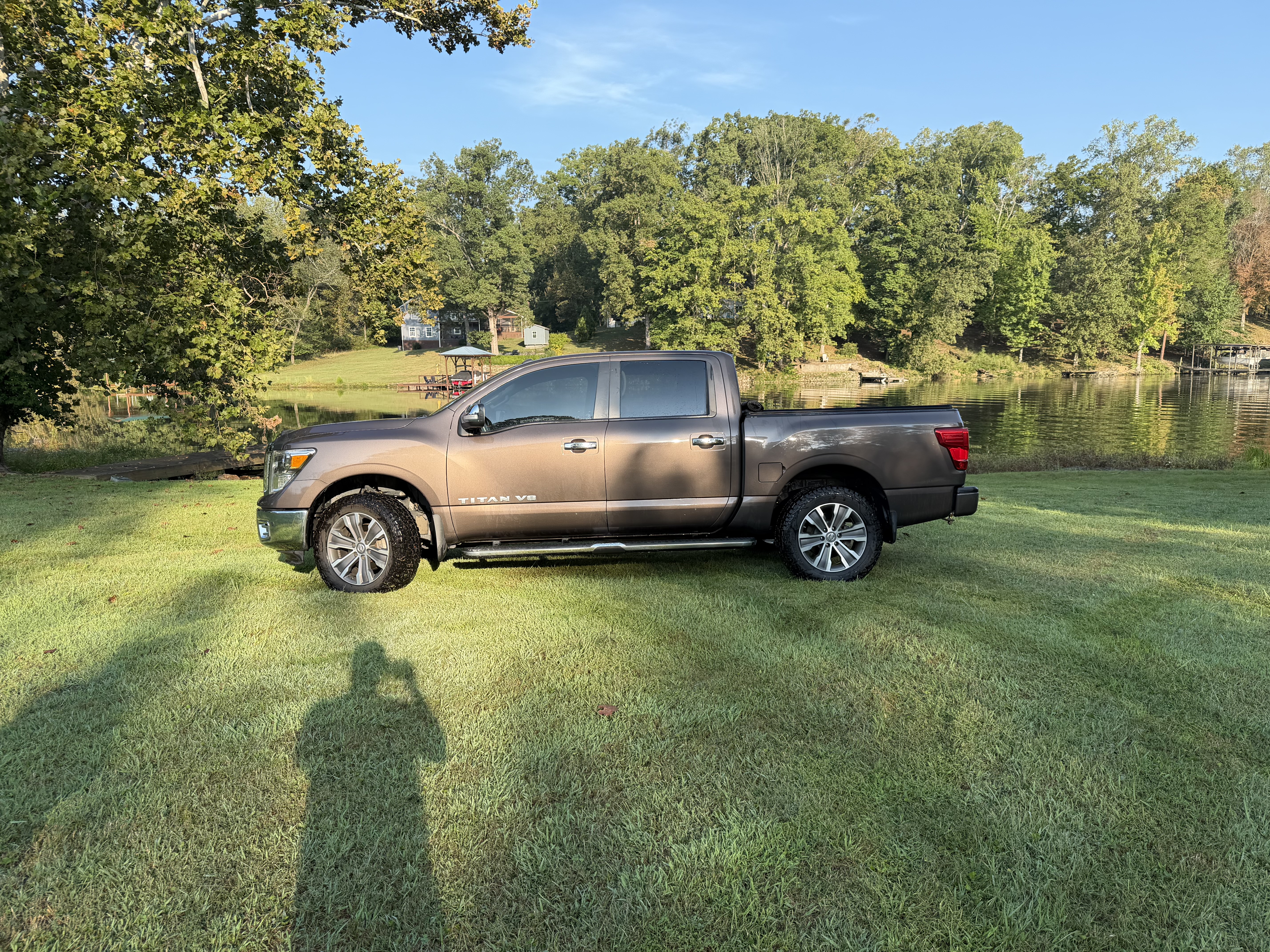 Used 2018 Nissan Titan SL AWD/4WD image 12