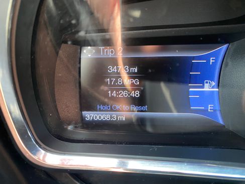 Used 2015 Lincoln MKT AWD image 10