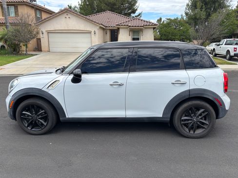 Used 2012 MINI Cooper Countryman FWD image 1