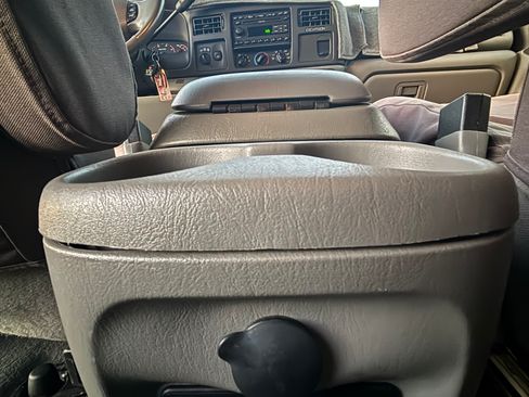 Used 2002 Ford Excursion XLT image 30