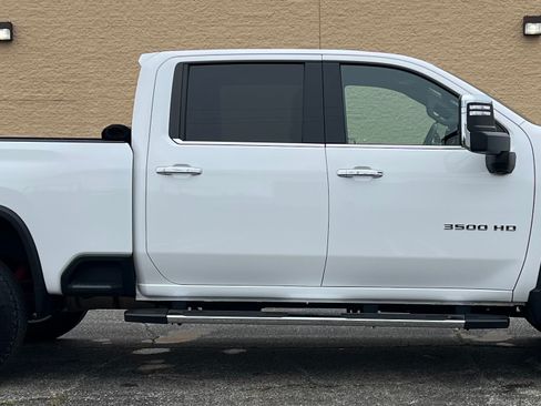 Used 2022 Chevrolet Silverado 3500 High Country w/ Z71 Off-Road Package AWD/4WD image 2