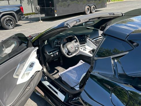 Used 2024 Chevrolet Corvette Z06 w/ Z07 Performance Package image 6