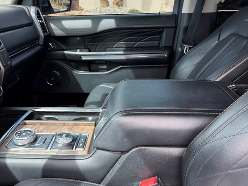 Used 2021 Ford Expedition Platinum image 14