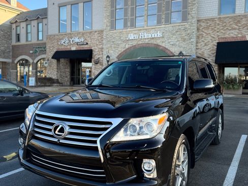 Used 2014 Lexus LX 570 4WD image 2