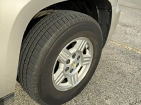 Used 2007 Chevrolet Suburban LS RWD image 25