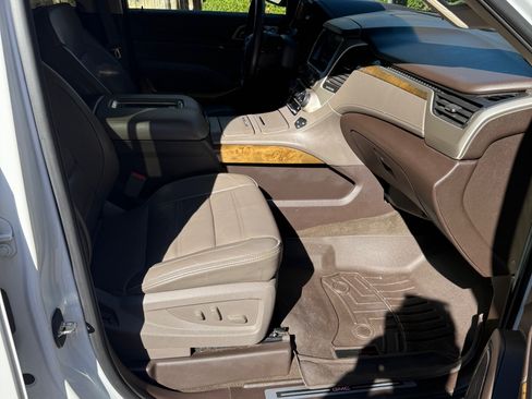 Used 2016 GMC Yukon XL Denali w/ Open Road Package image 11