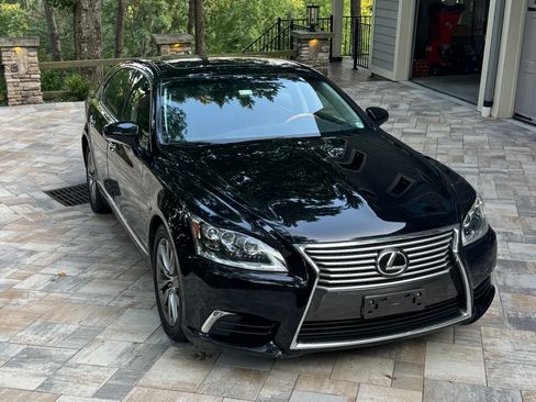 Used 2017 Lexus LS 460 AWD w/ Comfort Package image 11