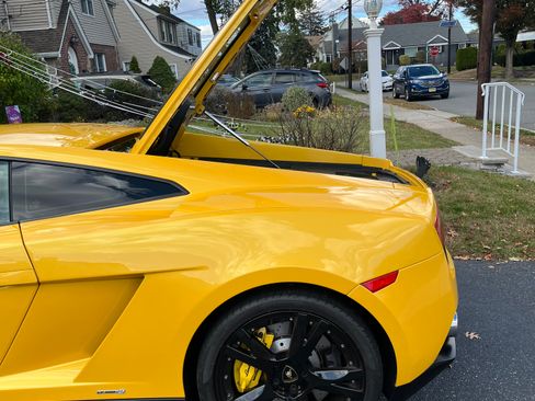 Used 2013 Lamborghini Gallardo LP 550-2 image 32