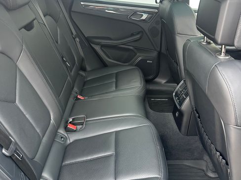 Used 2023 Porsche Macan S image 4