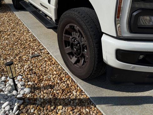 Used 2024 Ford F350 Lariat w/ Lariat Ultimate Package AWD/4WD image 6