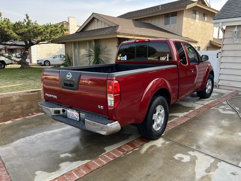 Used 2009 Nissan Frontier SE w/ SE Value Truck Pkg image 9