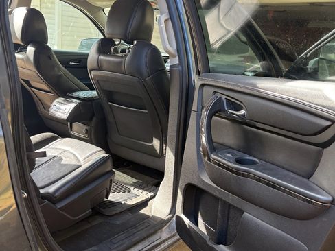 Used 2013 GMC Acadia SLT image 11