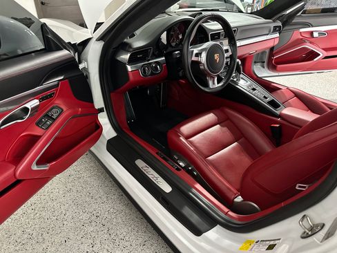 Used 2015 Porsche 911 4 Coupe image 18