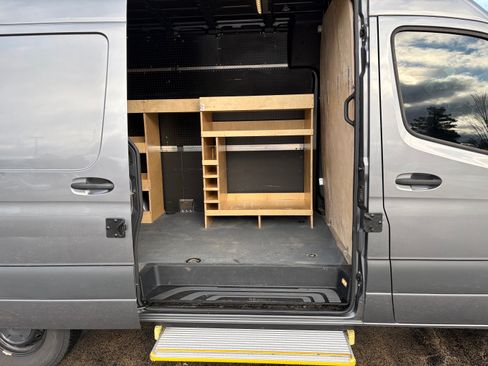 Used 2023 Mercedes-Benz Sprinter 2500 image 8