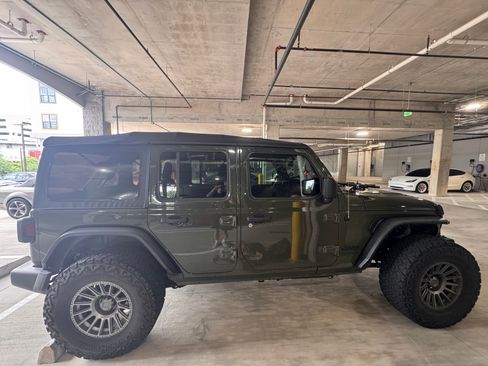 Used 2022 Jeep Wrangler Unlimited Sport AWD/4WD image 4